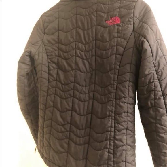 Women’s original The North face jacket - Picture 3 of 3